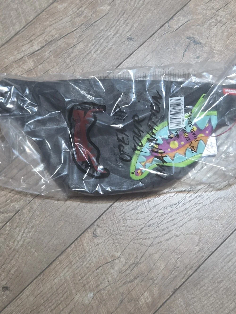 SPRAYGROUND SLIME TAKEOVER SAVVY CROSSBODY UNISEX